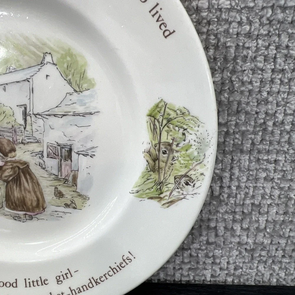 Wedgwood Plate Kids 7in White Excellent Mrs‎ Tiggy-Winkle Beatrix Potter England